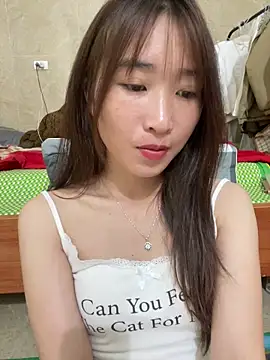 oneyou_400: διαδικτυακό σόου στην κάμερα