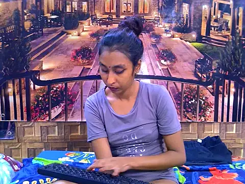 IndianSexyButt Live XXX-Chat