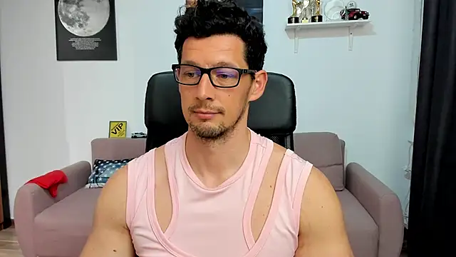 Show modela BrutusK08 na web-kameri