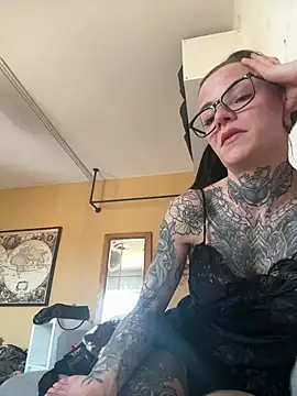 SkinnyLilly Show Webcam