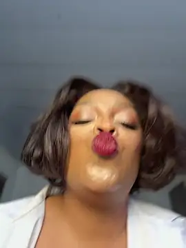 Iam-Sharifa 라이브 XXX 채팅