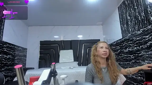 Ladyy_Scarlett Chat XXX live