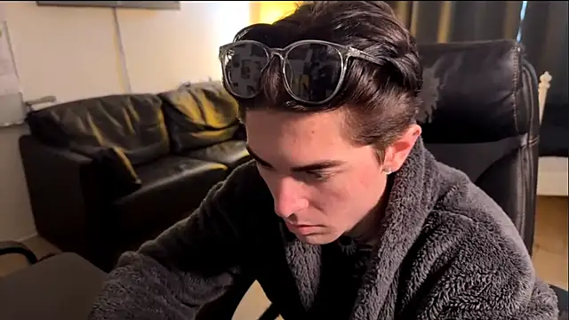 LiamFoster 在線直播表演