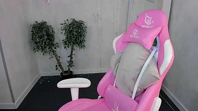 Virginia_Robinson 即時 XXX 聊天