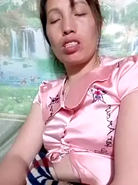 Gummiesu 现场XXX聊 天