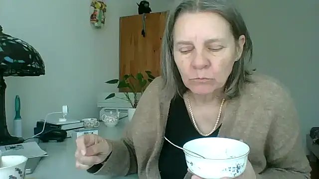 Laura_Sensuale Pertunjukan Webcam