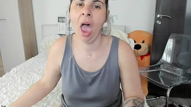 Pokazy przed kamerką – sweetemy4u