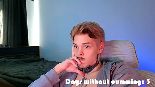 Show modela DENIS_HERE na web-kameri