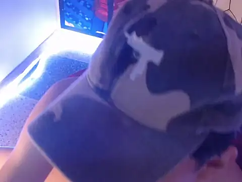 Kevin_Charless: διαδικτυακό σόου στην κάμερα