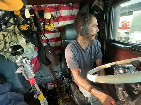 XMeF10: вебкам-шоу