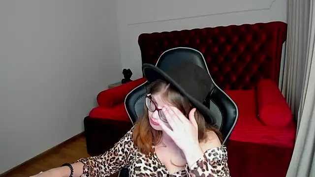 ChloeHalses 现场XXX聊天