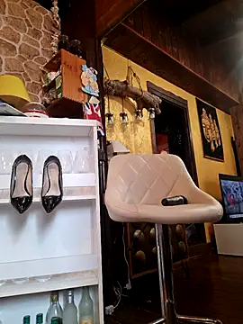 Chat +18 de Luna-77 ao vivo