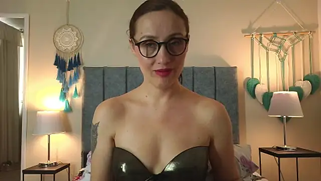 IberianMoonMK Adlı Modelin Web Kamerası Şovu