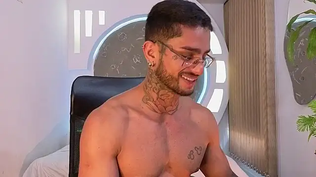 Alanrodgers' Live XXX Chat