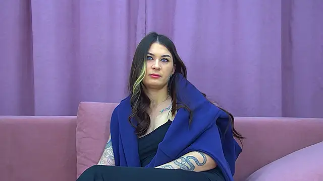 RachelSimpsonn: διαδικτυακό σόου στην κάμερα