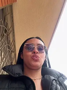 Chat +18 de Anni_Rose ao vivo