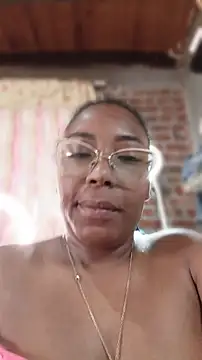 Chat +18 de ChanneldelaCroix ao vivo