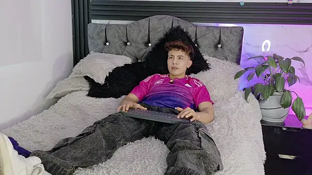 Saimonvela Live XXX-chat