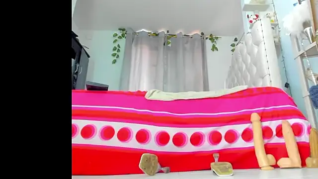 sweet_supreme Adlı Modelin Web Kamerası Şovu