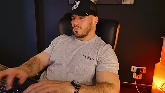 AngeloEric Live XXX Chat