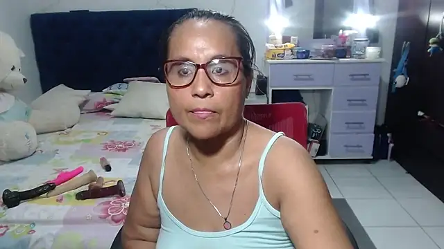 pervert_mommy_'s Webcam Show