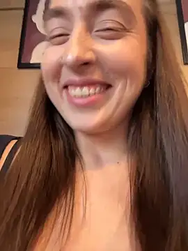 Holly_Play webcam show