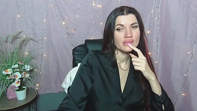 Онлайн чат XXX MilaLoona