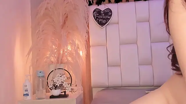 Daphne_And_Roger Webcamshow