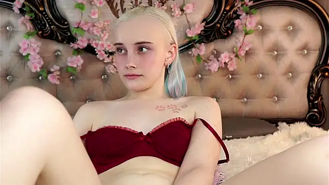 KirstinMcgeadyn Live XXX chat