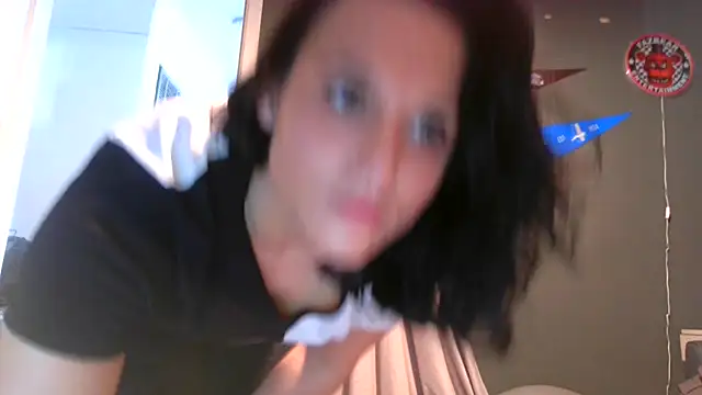 Show modela Yumiepussyy na web-kameri