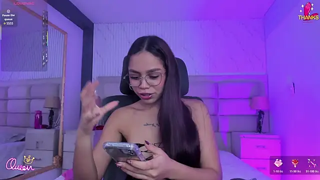 CarolineFyre live XXX chat