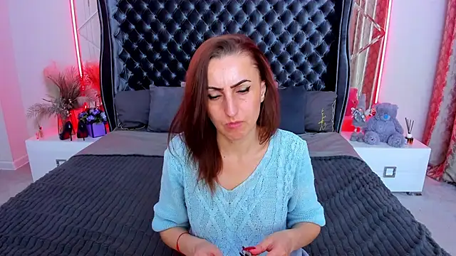 Show modela Rebecca_Diamond na web-kameri