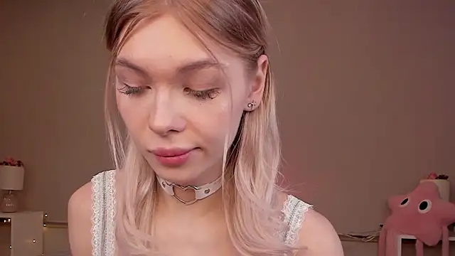 Blondy_Fina Pertunjukan Webcam