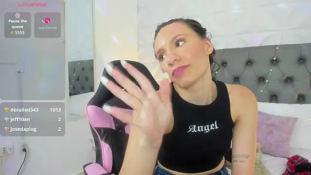 Chat +18 de valeryn__rosse ao vivo