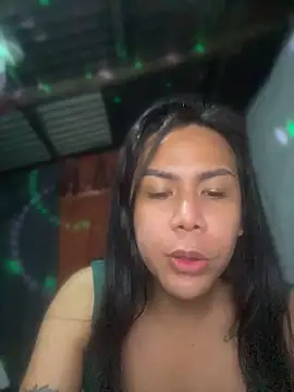 BriannaCruz24のウェブカメラショー