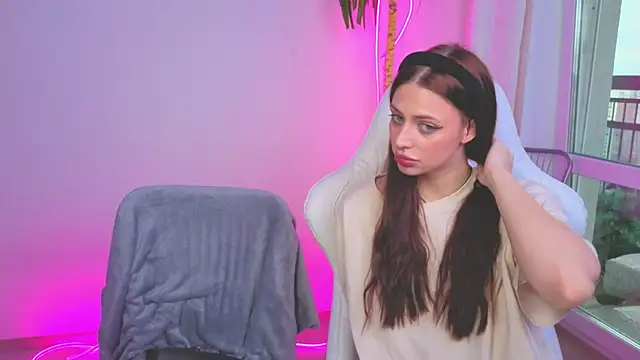 Pokazy przed kamerką – Sofia_Plump