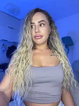 BarbieDoll13のライブXXXチャット