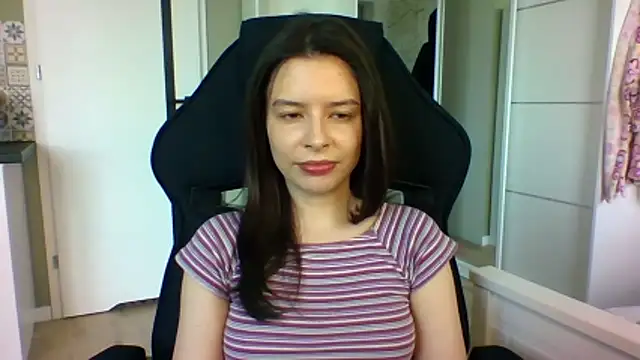 LariceSexy Chat XXX in diretta