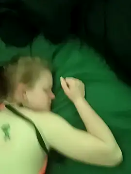 Pokazy przed kamerką – redslovestofuck