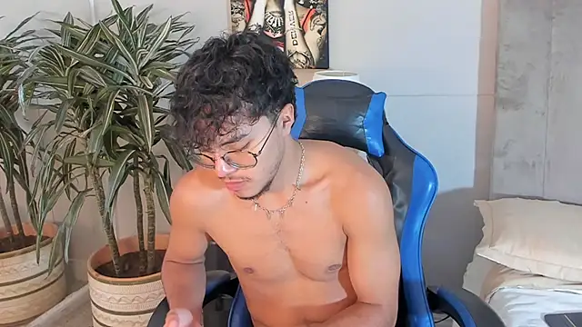 kai_storn Show in webcam