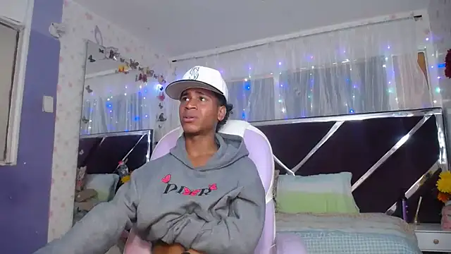 Santy_bigcock_01 Pertunjukan Webcam