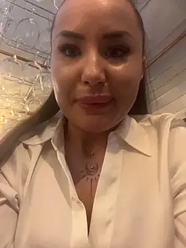 Show modela beautydiamond na web-kameri