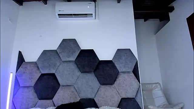 BellaNixs Adlı Modelin Canlı XXX Sohbeti