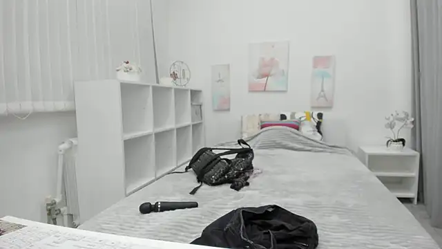 Вебкам-шоу hii_elle