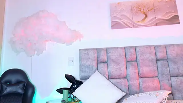 แชท XXX สดของ MiiaBlumm_