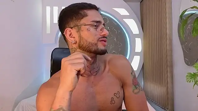 Alanrodgers 现场XXX聊天