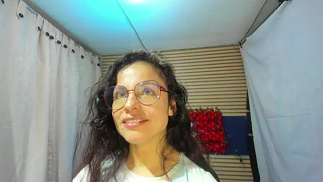 rosse_2504 Live XXX-Chat