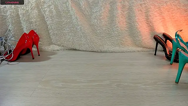 queens_nylon Adlı Modelin Canlı XXX Sohbeti