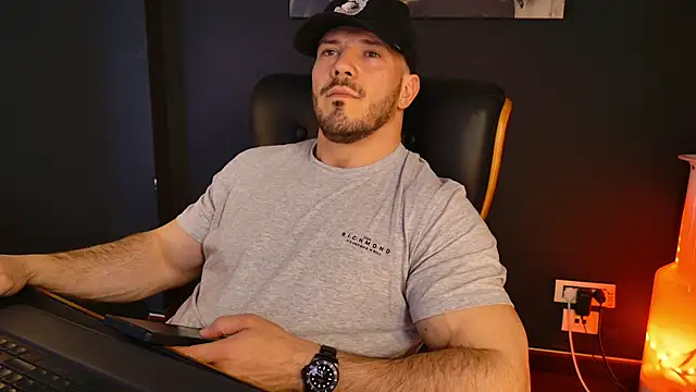 AngeloEric Chat XXX live