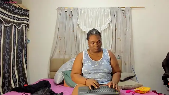 XXX chat uživo modela lilybaudyn_